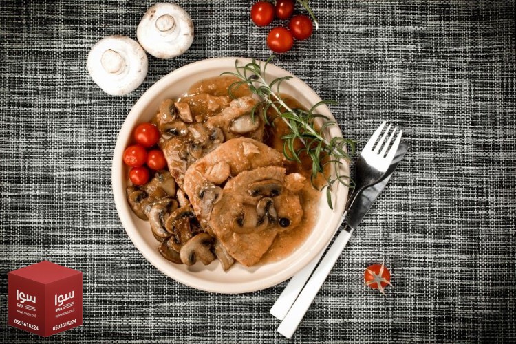 اللحم بالصوص البني والفطر
