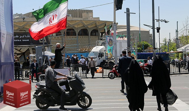 إيران تعلن بدء فرض رسوم على عبور هرمز وسط جمود في المفاوضات