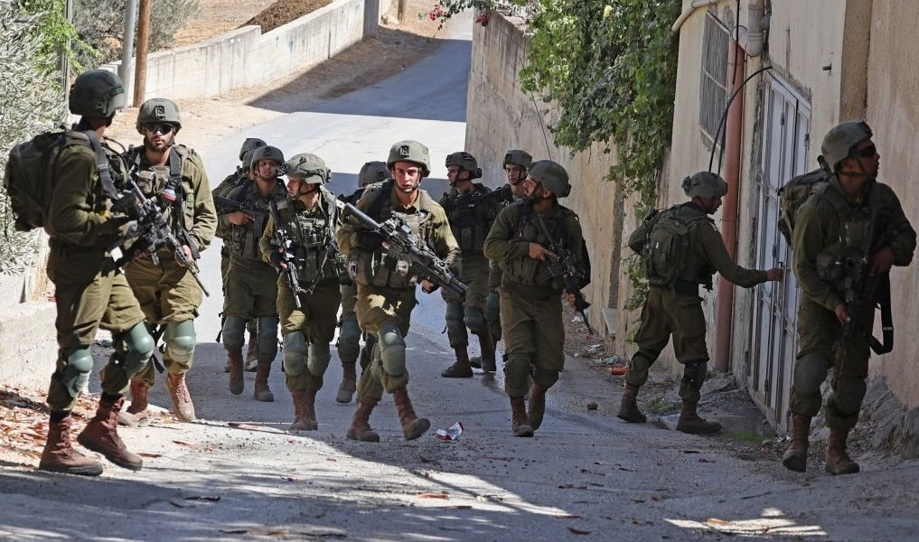 استشهاد ضابط في الشرطة الفلسطينية باشتباك مسلح مع الاحتلال شمال الخليل | موقع سوا استشهاد ضابط في الشرطة الفلسطينية باشتباك مسلح مع الاحتلال شمال الخليل | موقع سوا