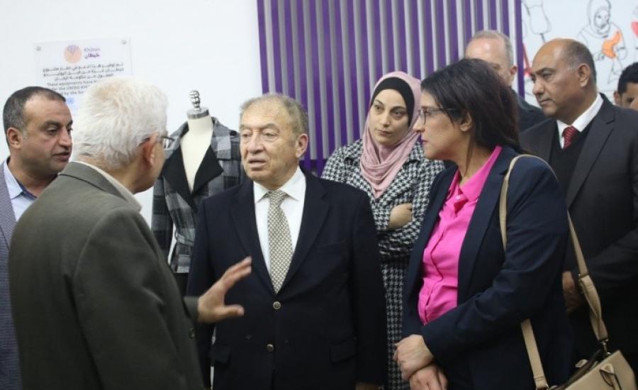 وزير الاقتصاد: دعم المشاريع في قطاع غزة عزز فرص الانتاج والتشغيل | موقع سوا وزير الاقتصاد: دعم المشاريع في قطاع غزة عزز فرص الانتاج والتشغيل | موقع سوا