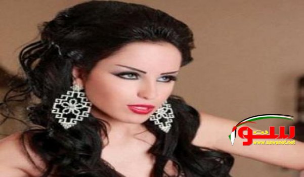 مغنية لبنانية تحوّل سيارتها الى بركة سباحة! | موقع سوا 