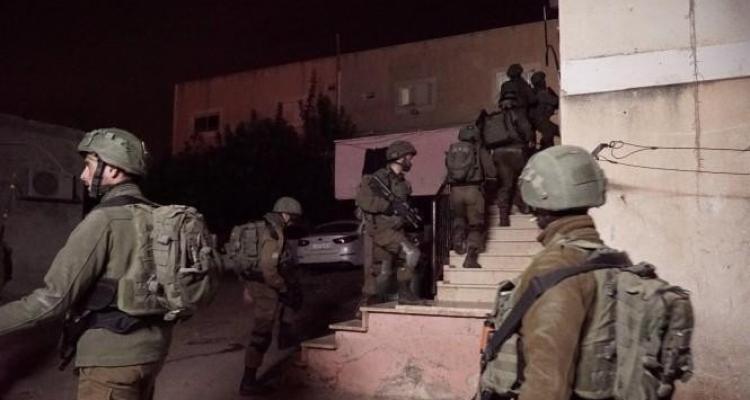 الاحتلال يعتقل عددا من المواطنين بالضفة | موقع سوا الاحتلال يعتقل عددا من المواطنين بالضفة | موقع سوا