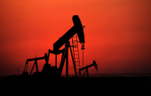النفط يعود للارتفاع وسط تراجع عمليات الحفر الأمريكية | موقع سوا 