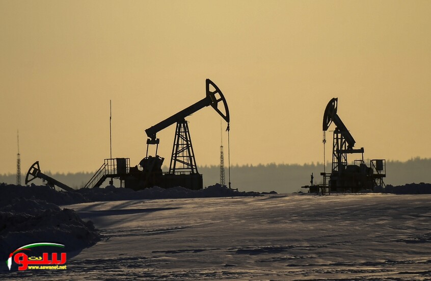 رغم المحادثات النووية ,, توتر الإمدادات يرفع النفط