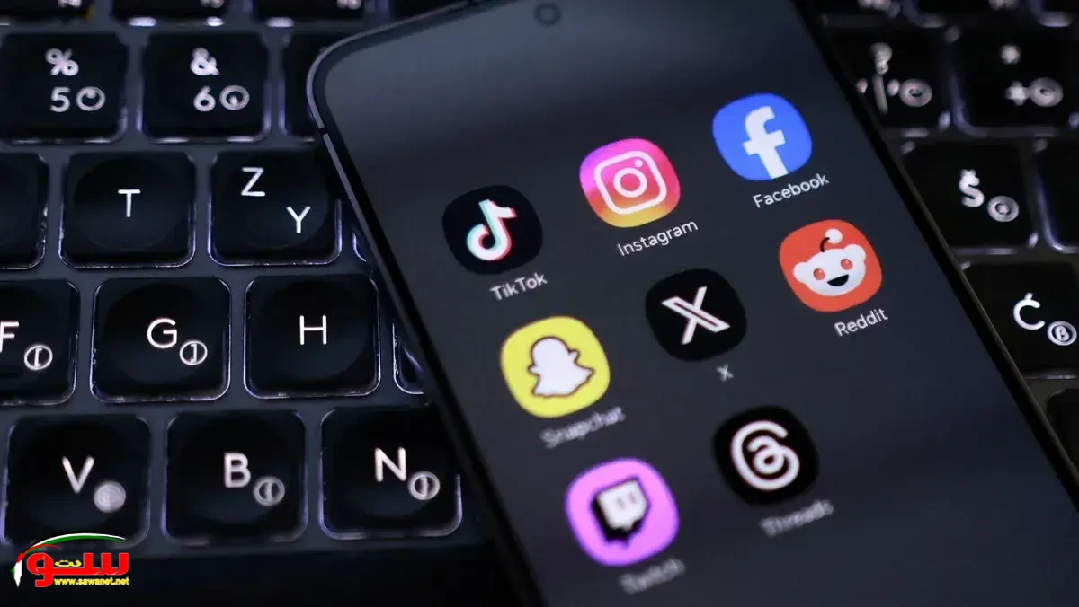 (استنزاف الانتباه) شباب يتجهون إلى الأجهزة أحادية الغرض لمواجهة